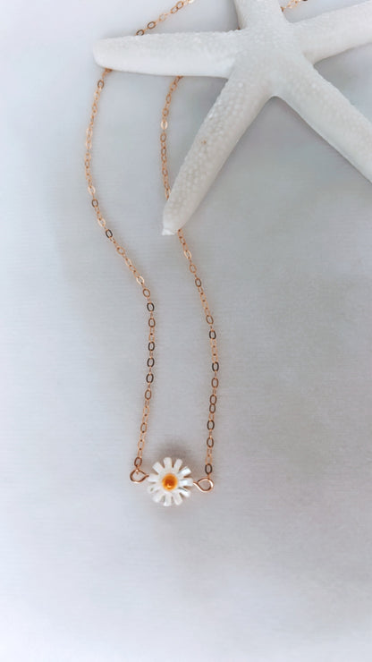 Mother Of Pearl Daisy Necklace