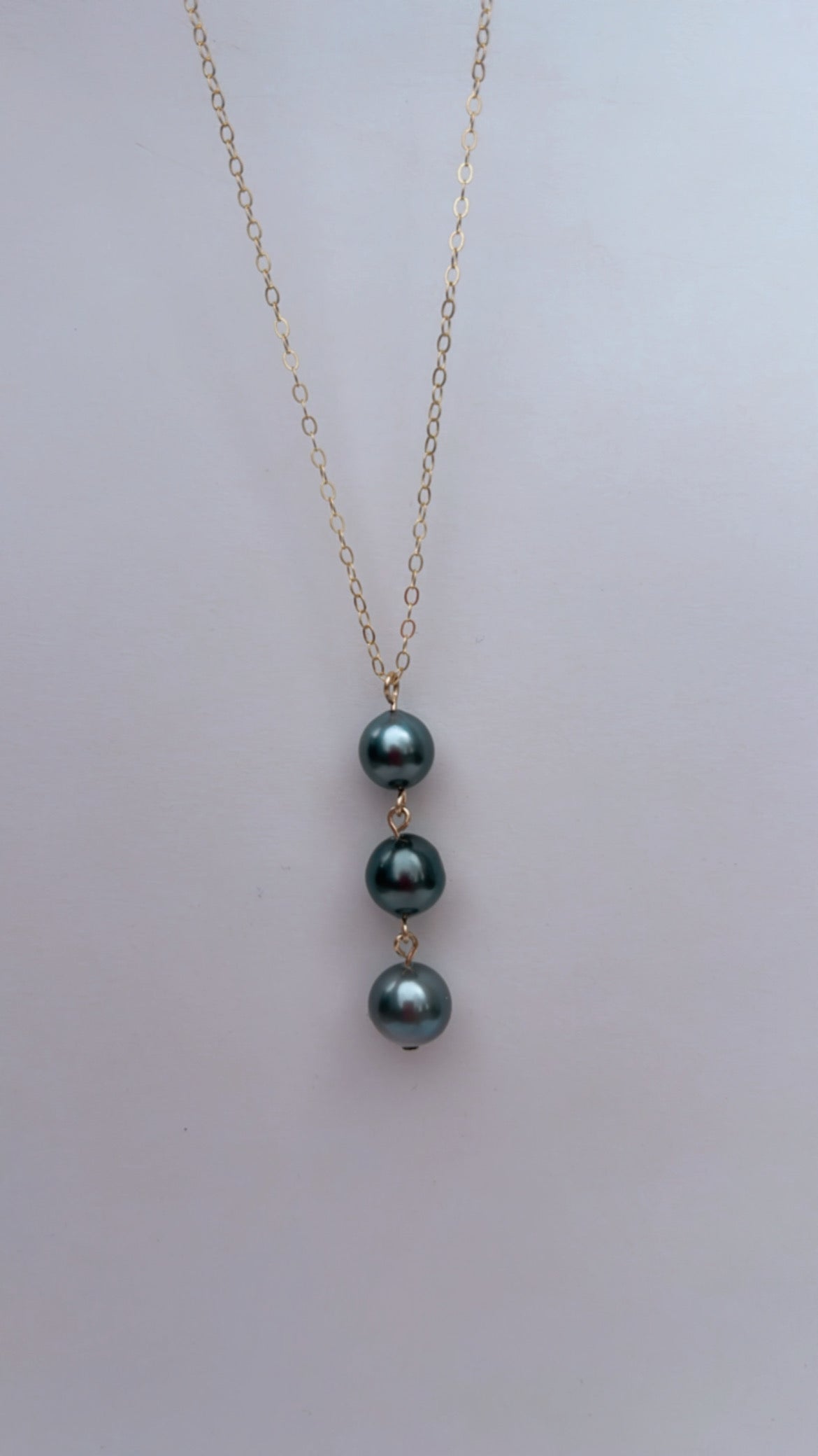 Coastal Trio Necklace (Tahitian Black Pearl)