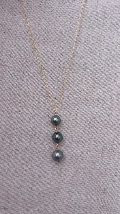 Coastal Trio Necklace (Tahitian Black Pearl)